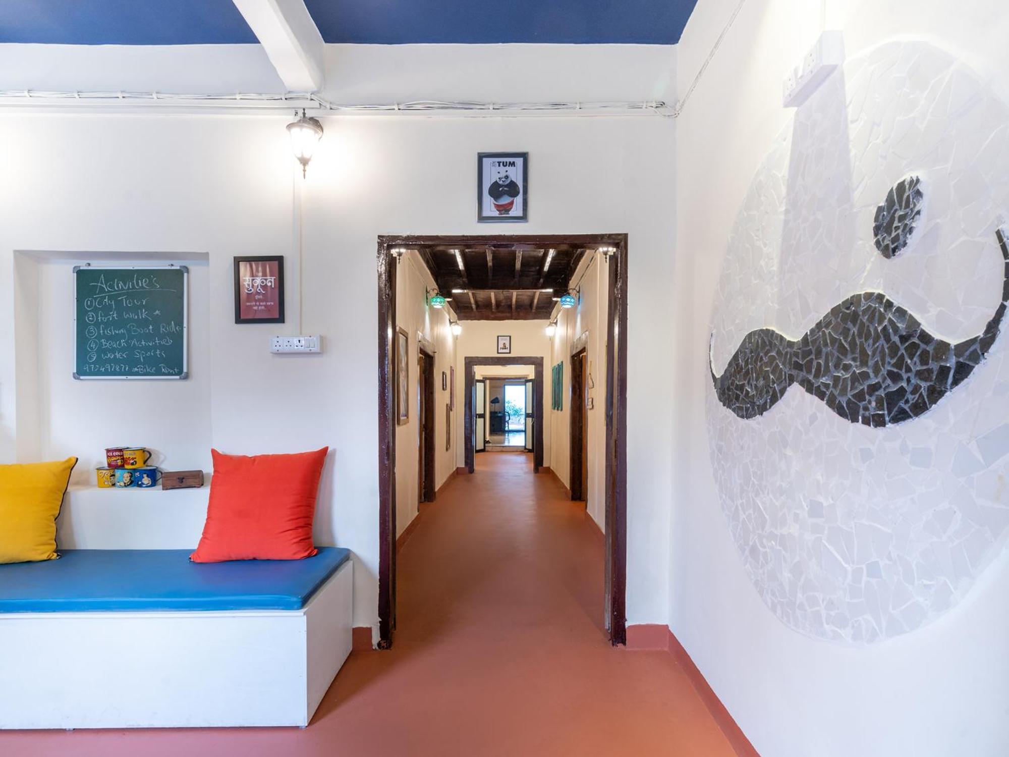 Auberge de jeunesse Moustache Daman Extérieur photo