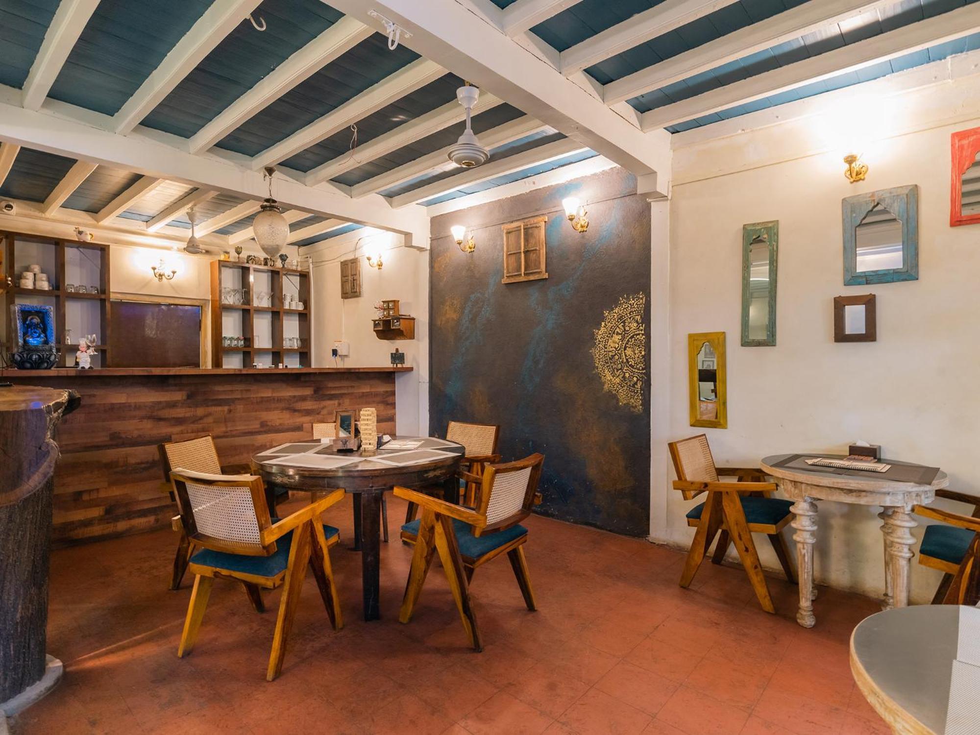 Auberge de jeunesse Moustache Daman Extérieur photo